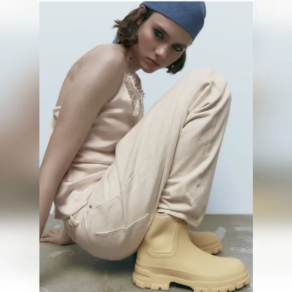 Zara ANKLE RAIN BOOT Rubberized blogger favorite