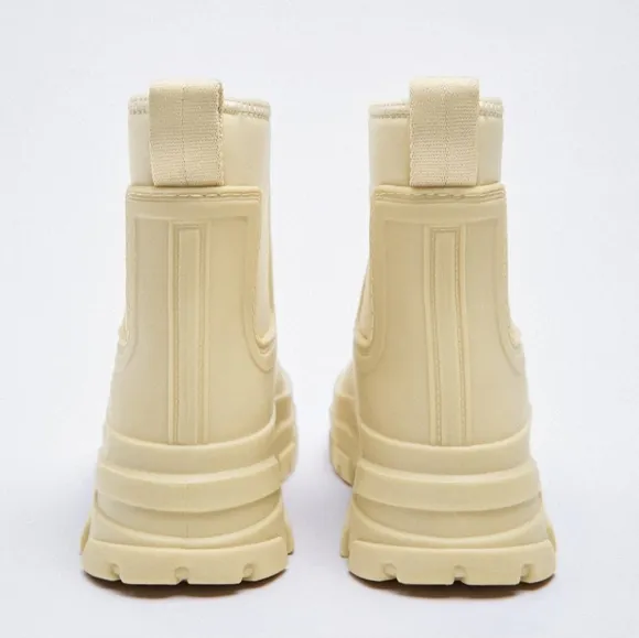 Zara ANKLE RAIN BOOT Rubberized blogger favorite