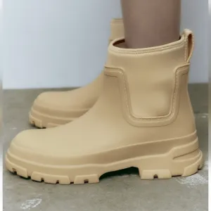 Zara ANKLE RAIN BOOT Rubberized blogger favorite