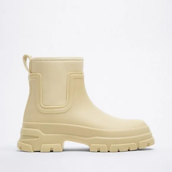 Zara ANKLE RAIN BOOT Rubberized blogger favorite
