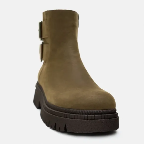 ZARA LOW HEELED LEATHER ANKLE BOOTS WITH BUCKLES bloggers favorite