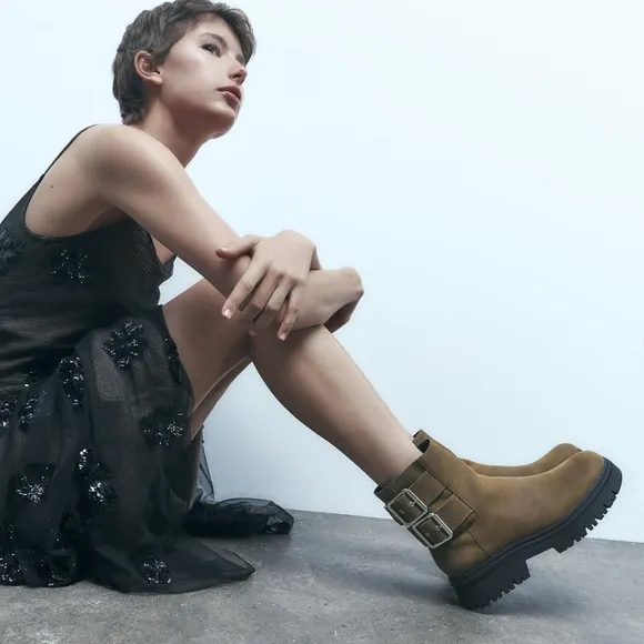 ZARA LOW HEELED LEATHER ANKLE BOOTS WITH BUCKLES bloggers favorite