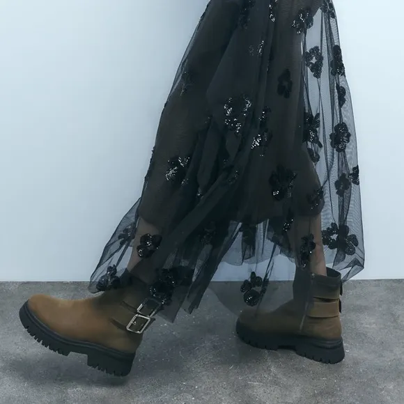 ZARA LOW HEELED LEATHER ANKLE BOOTS WITH BUCKLES bloggers favorite