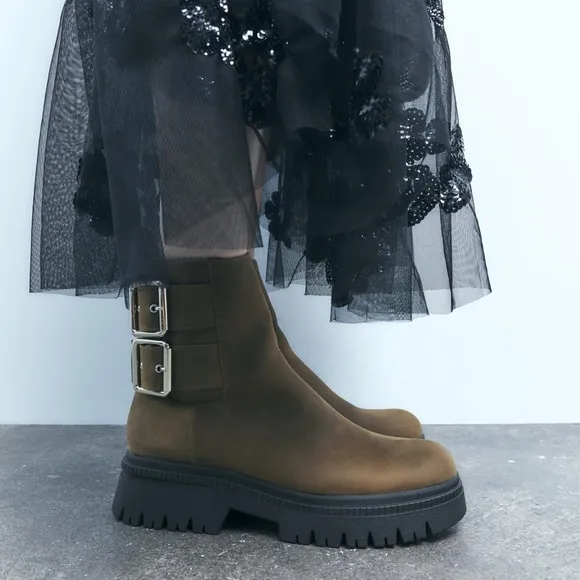 ZARA LOW HEELED LEATHER ANKLE BOOTS WITH BUCKLES bloggers favorite