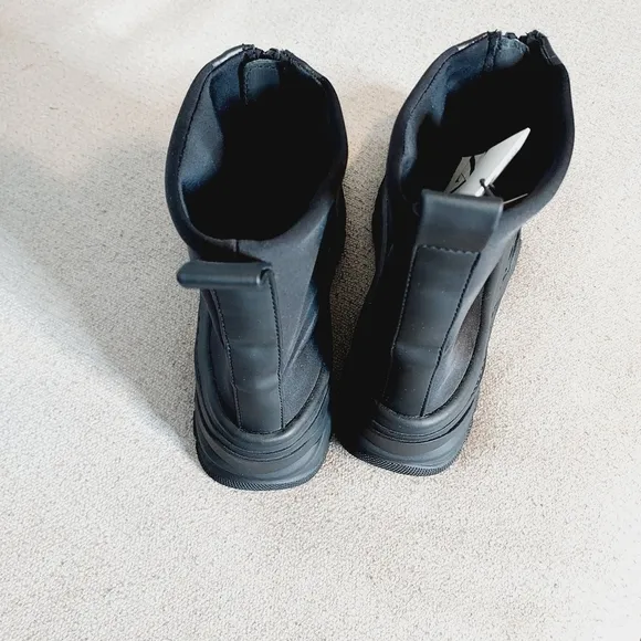 Zara Sporty Zippered Technical Fabric Ankle Boots Sz-9