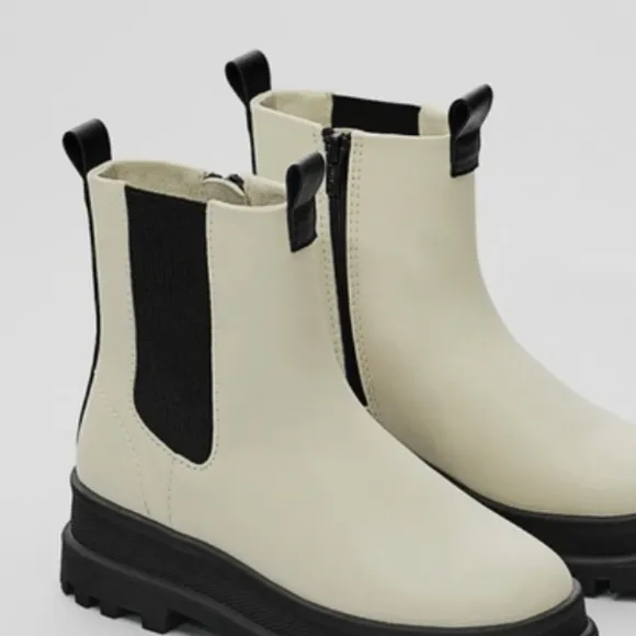 ZARA White Chunky Lug Low Heel Ankle Boots Pull On Black Stripe