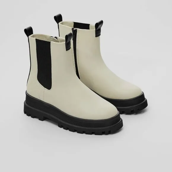 ZARA White Chunky Lug Low Heel Ankle Boots Pull On Black Stripe