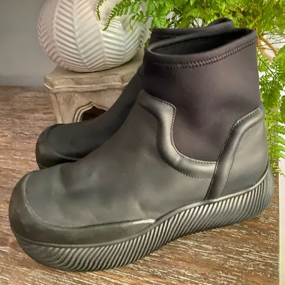 Zara Women’s 10 / EU 41 Black Chunky Lug Rubber Ankle Puddle Boots Shoes NWOT