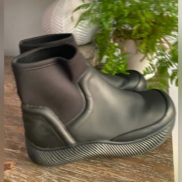 Zara Women’s 10 / EU 41 Black Chunky Lug Rubber Ankle Puddle Boots Shoes NWOT