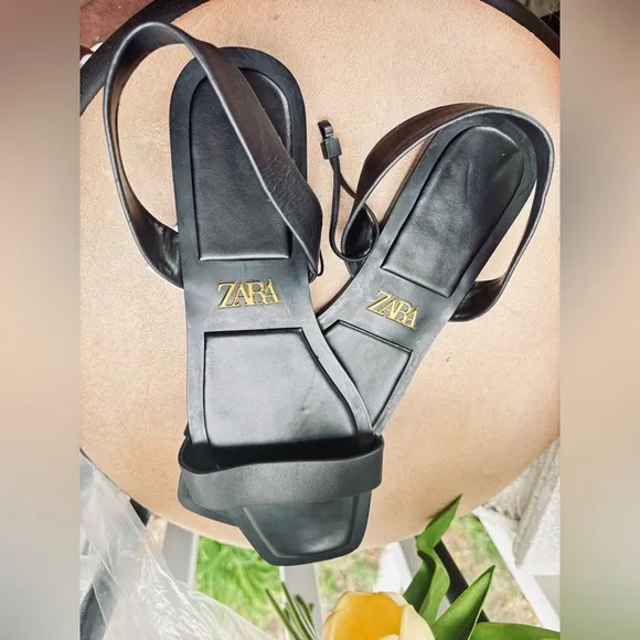 Zara Women’s black Sandals NWT