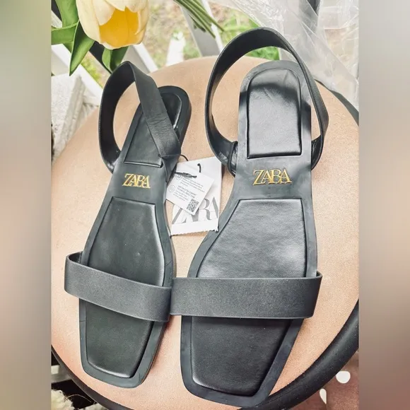 Zara Women’s black Sandals NWT