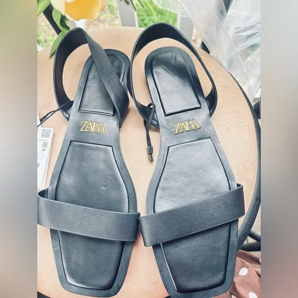 Zara Women’s black Sandals NWT