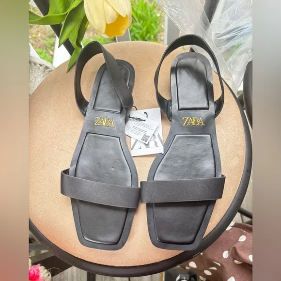 Zara Women’s black Sandals NWT